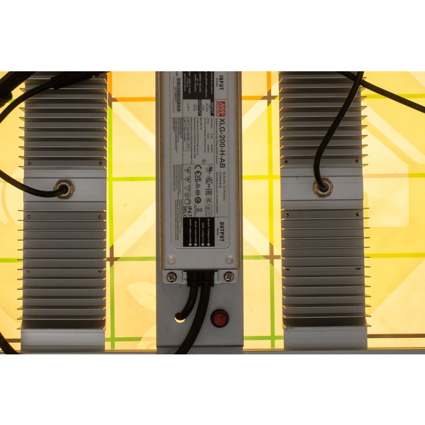 Monster M4 LED-Grow-Lampe (v3.5, dimmbar)