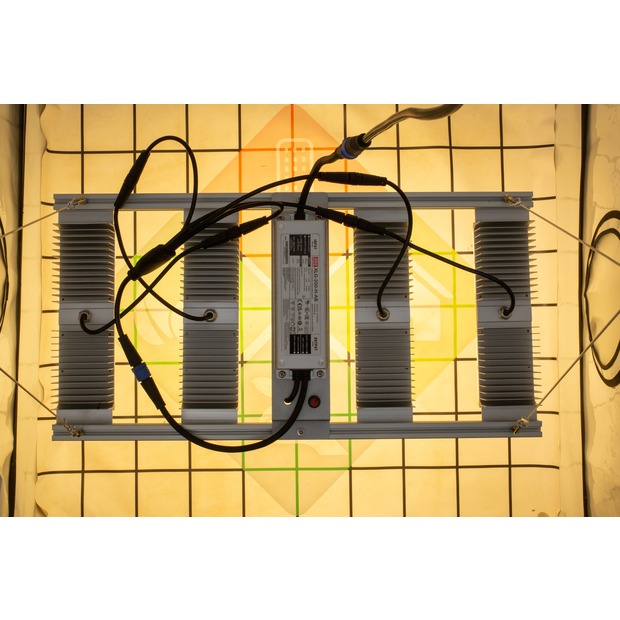 Monster M4 LED-Grow-Lampe (v3.5, dimmbar)